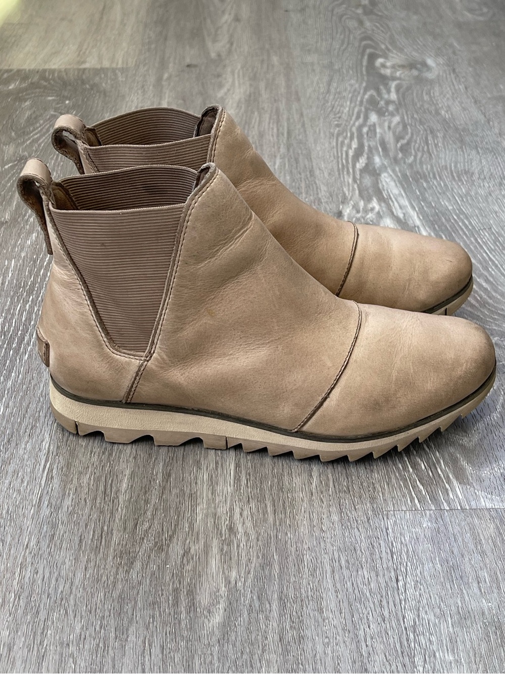 Sorel Harlow Beige Leather Chelsea Ankle Boots Size 7.5